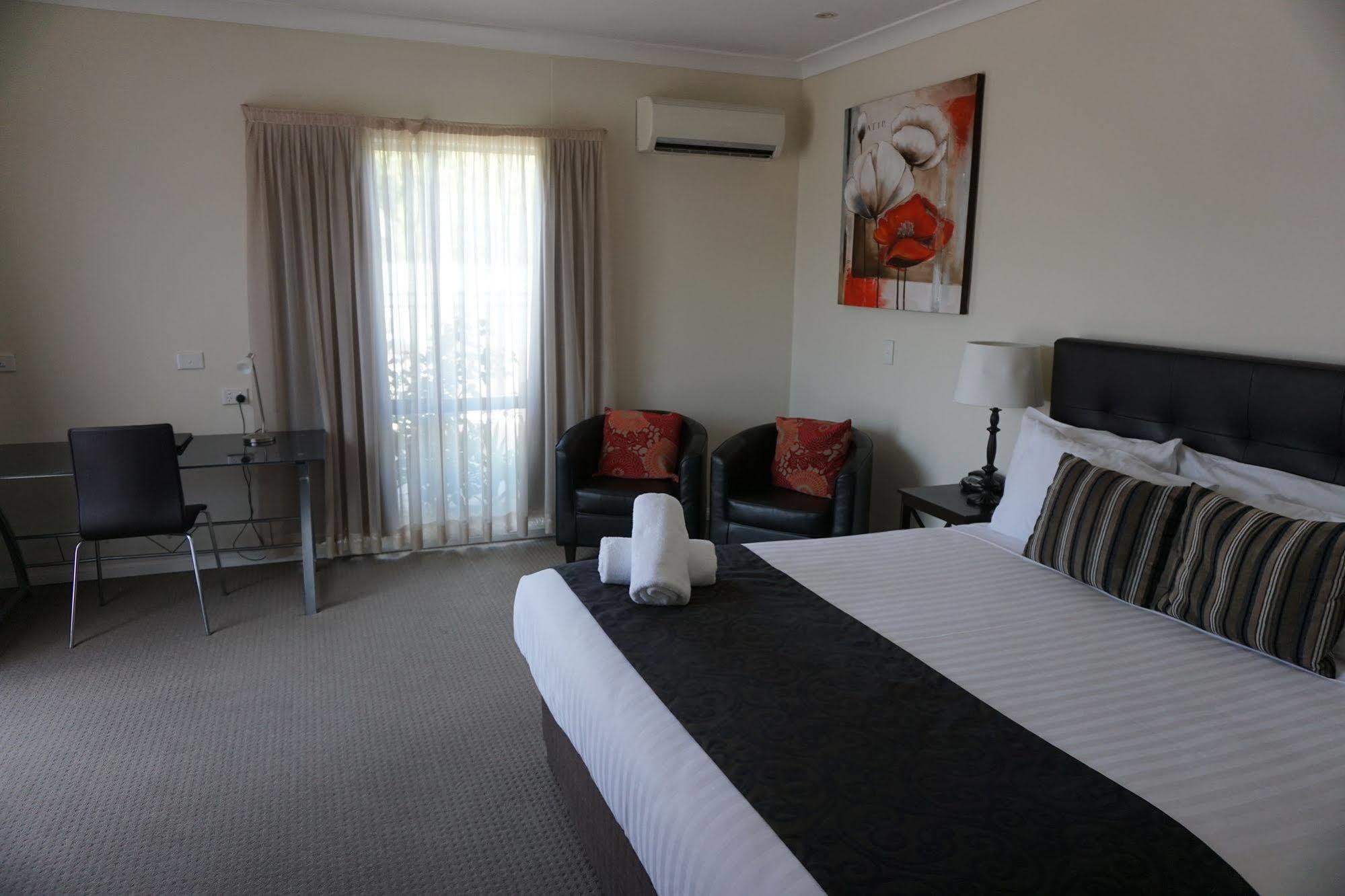 Lincoln Cottage Motor Inn Вагга-Вагга Екстер'єр фото